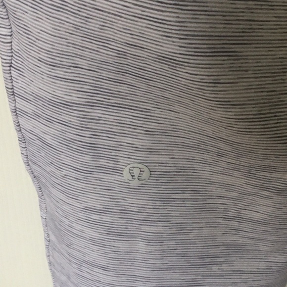 Lululemon On The Fly Crop pants Light Gray 10 NEW - Picture 6 of 8
